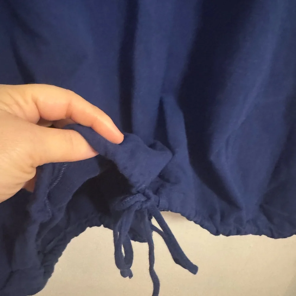 Belle Beach by Kim Gravel
French Terry
SeasideDrawstring Top 
Navy Salty Large - Picture 4 of 4